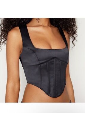 Robe Chemise En Bordeaux À Détail Corset Et Manches Longues | Robes